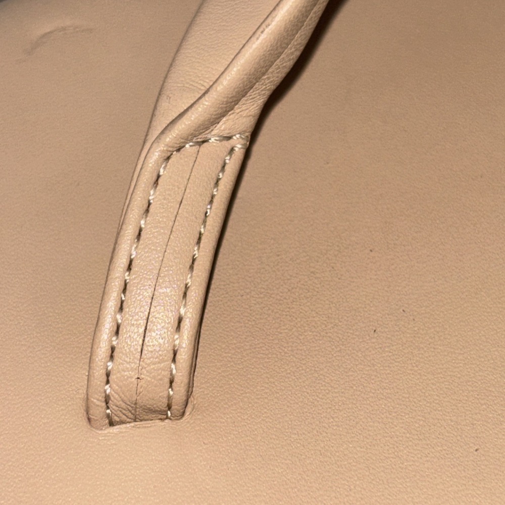 Dolce Vita Nude Thong T Strap Leather Flip Flops Gold Trim Women's 8.5 EC - Picture 13 of 16